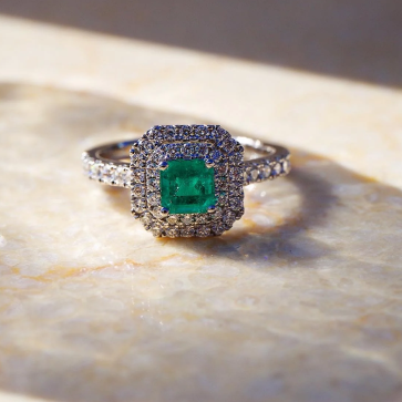 Ella Emerald Platinum Ring