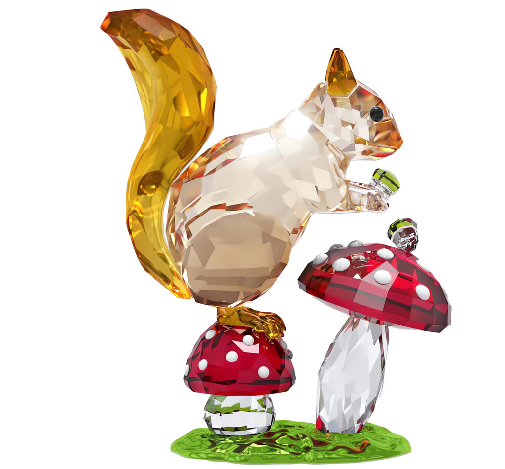 Idyllia: Squirrel and Mushrooms