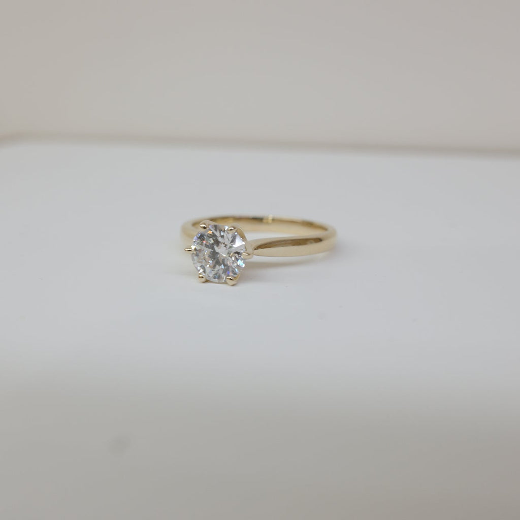 9ct YG 1ct Round Lab Diamond Solitaire Ring