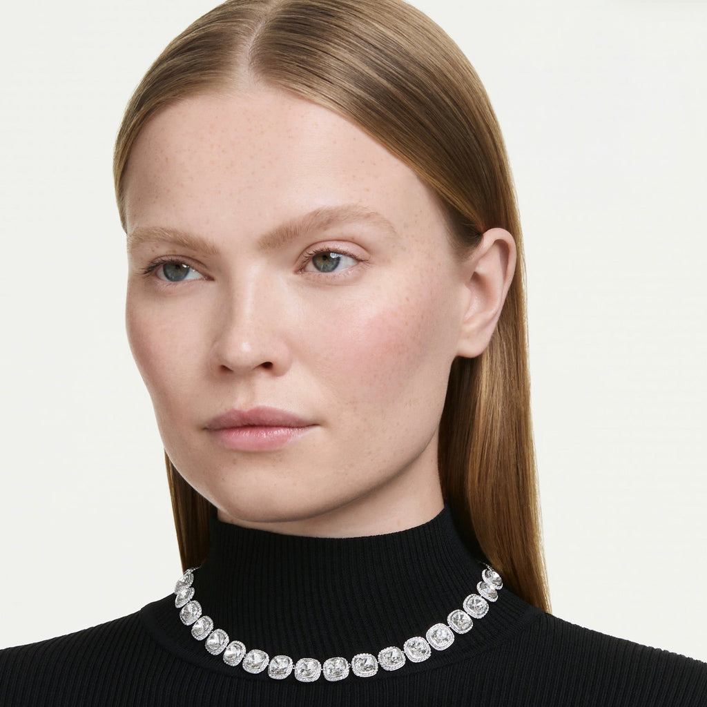 Una Angelic: White Cushion Cut Crystal Silver Necklace