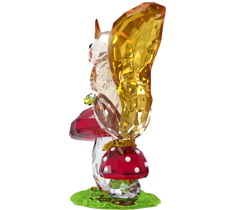 Idyllia: Squirrel and Mushrooms