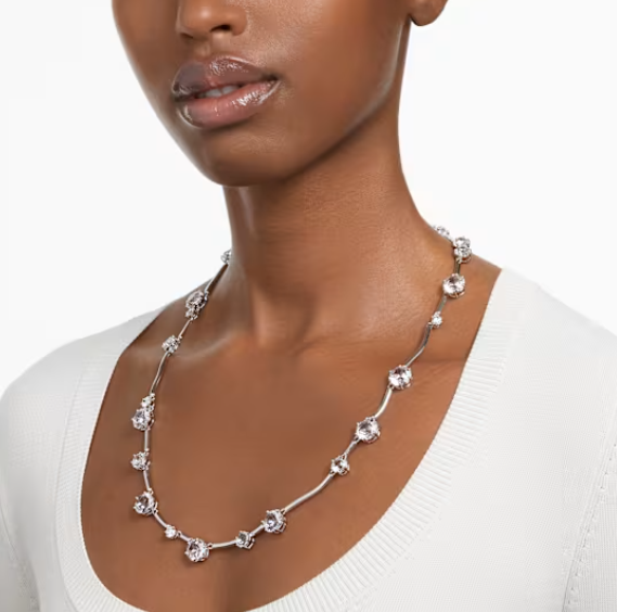 Constella: White Round Cuts Silver Necklace