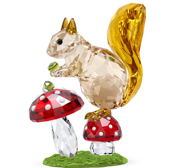 Idyllia: Squirrel and Mushrooms