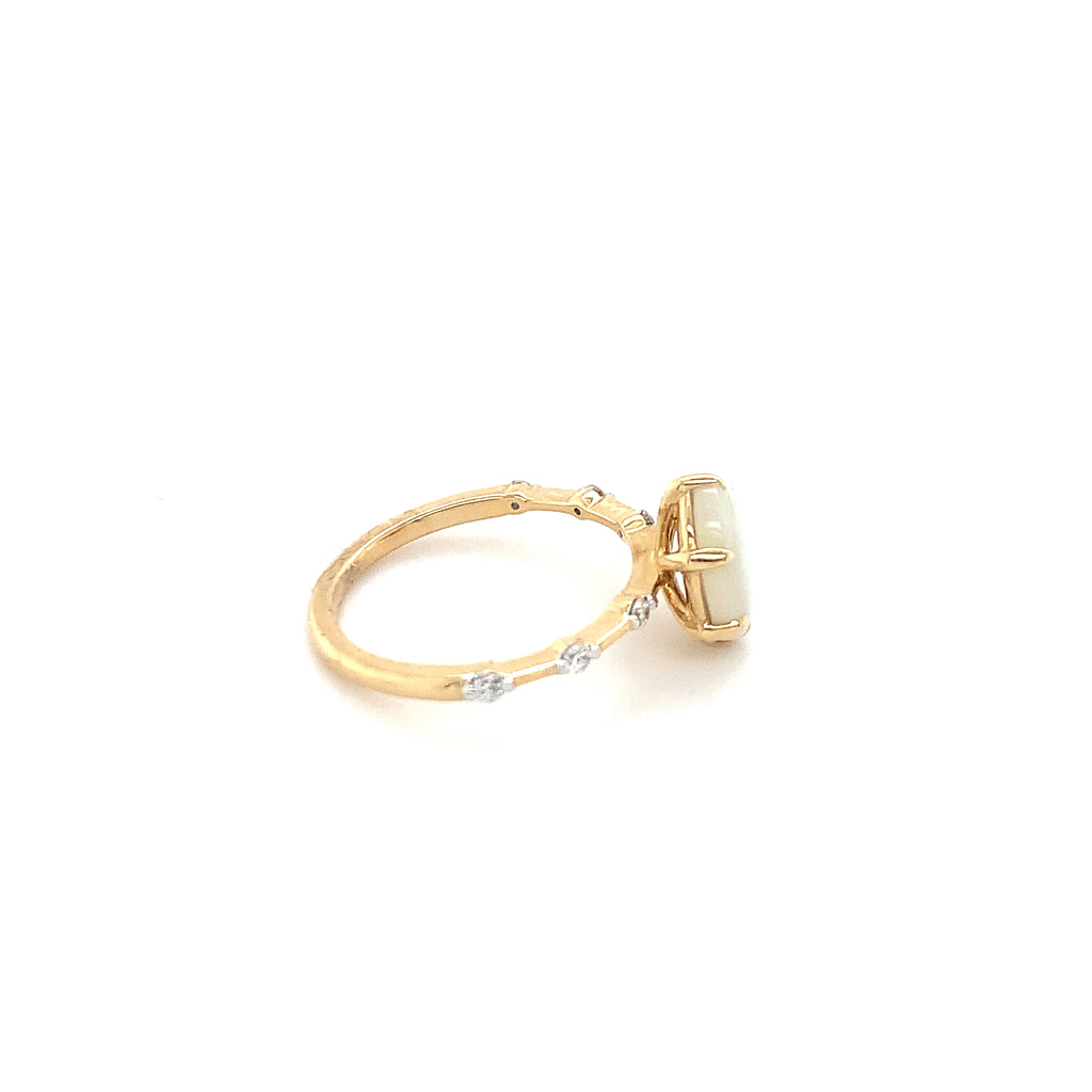Luna Opal Yellowgold Ring