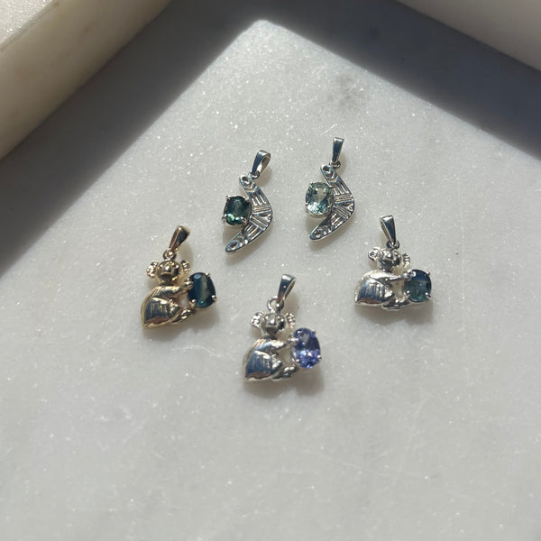 Koala Oval 7x5mm Iolite Claw Set Pendant