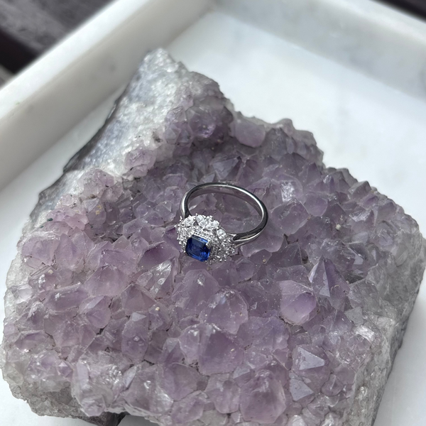 Ceylon Sapphire Platinum Ring