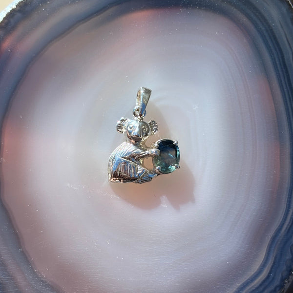 Koala Oval Sapphire Claw Set Pendant