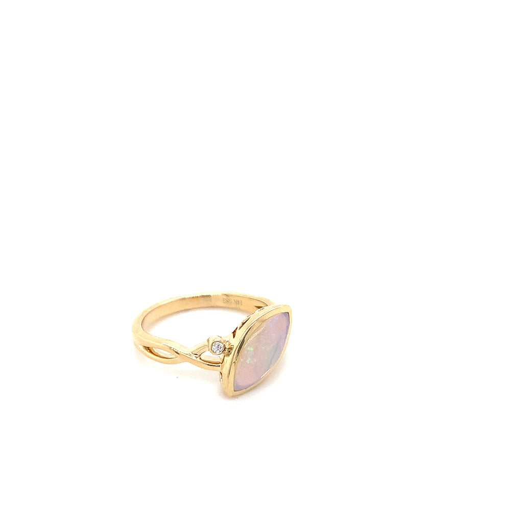 Angela Twist Vine Opal Yellowgold Ring