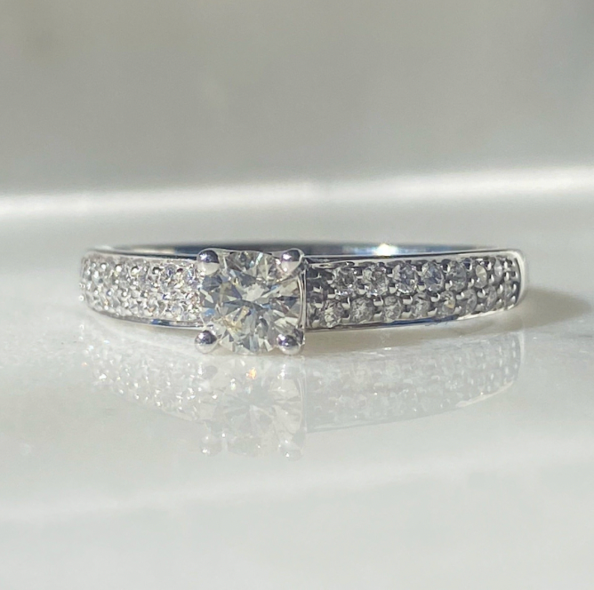 Carrie Diamond Ring