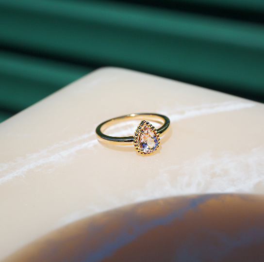 Fuji Morganite YellowGold Ring