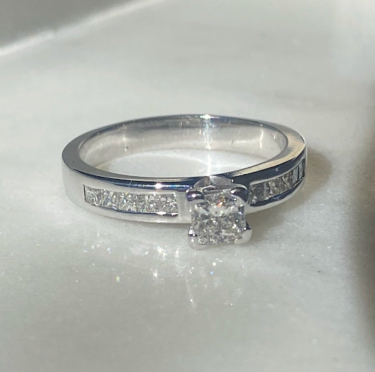 Sabrina Diamond Ring