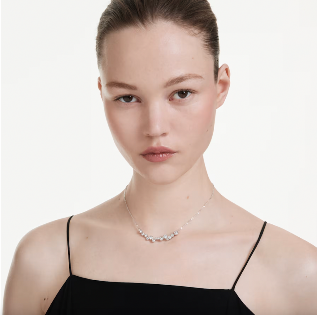 Constella: White Mixed Cut Silver Necklace