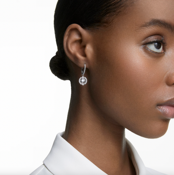 Una: White Round Cut Drop Silver Earrings