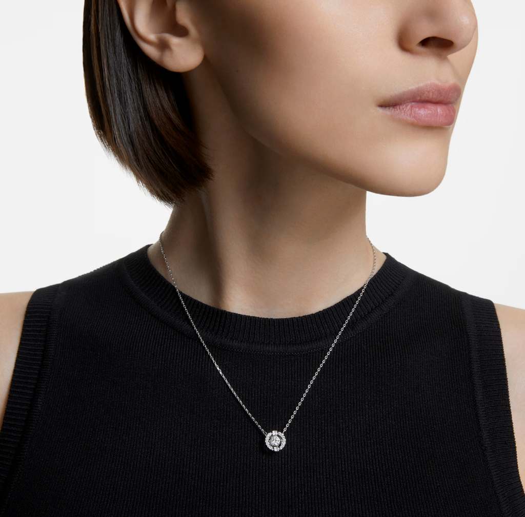 Una: Pave White Round Cut Silver Necklace