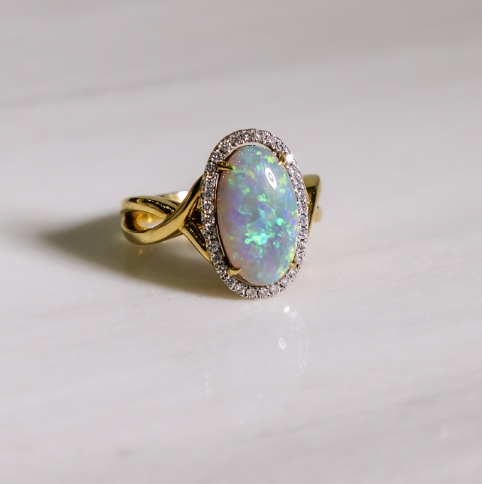Bloom Opal YellowGold Ring