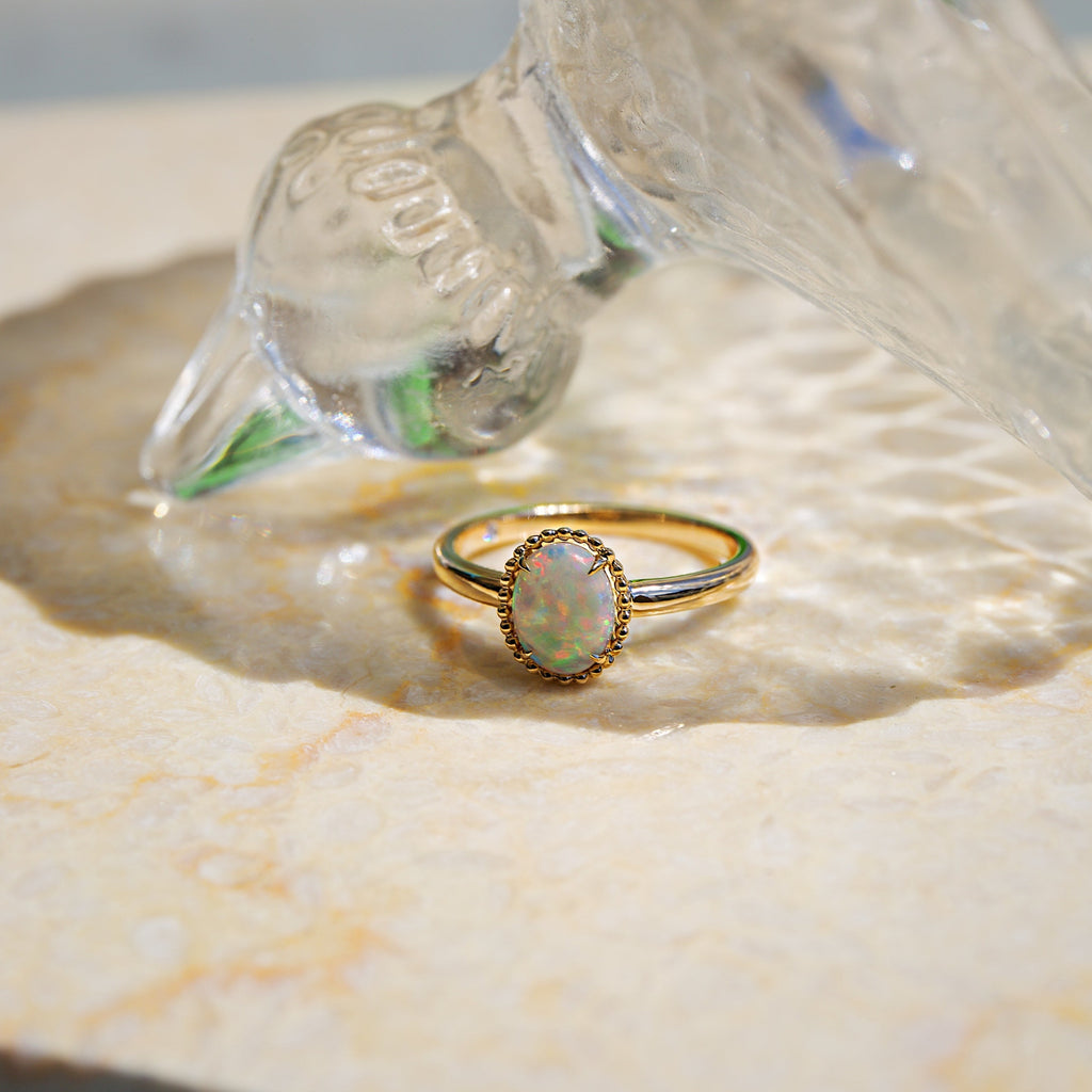Nora Opal Yellowgold Ring