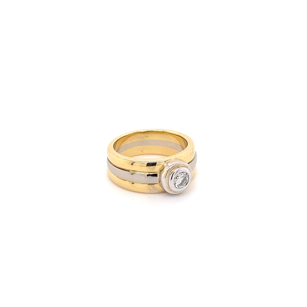 18ct Yellow Gold and White Gold Two Tone with 0.25ct Diamond