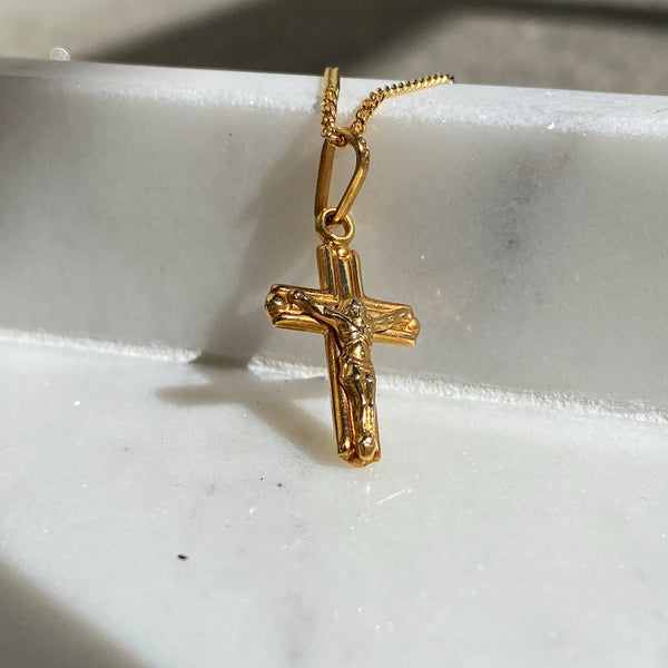 Luca Cross Pendant