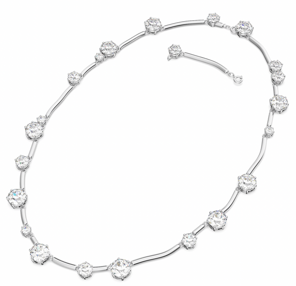 Constella: White Round Cuts Silver Necklace