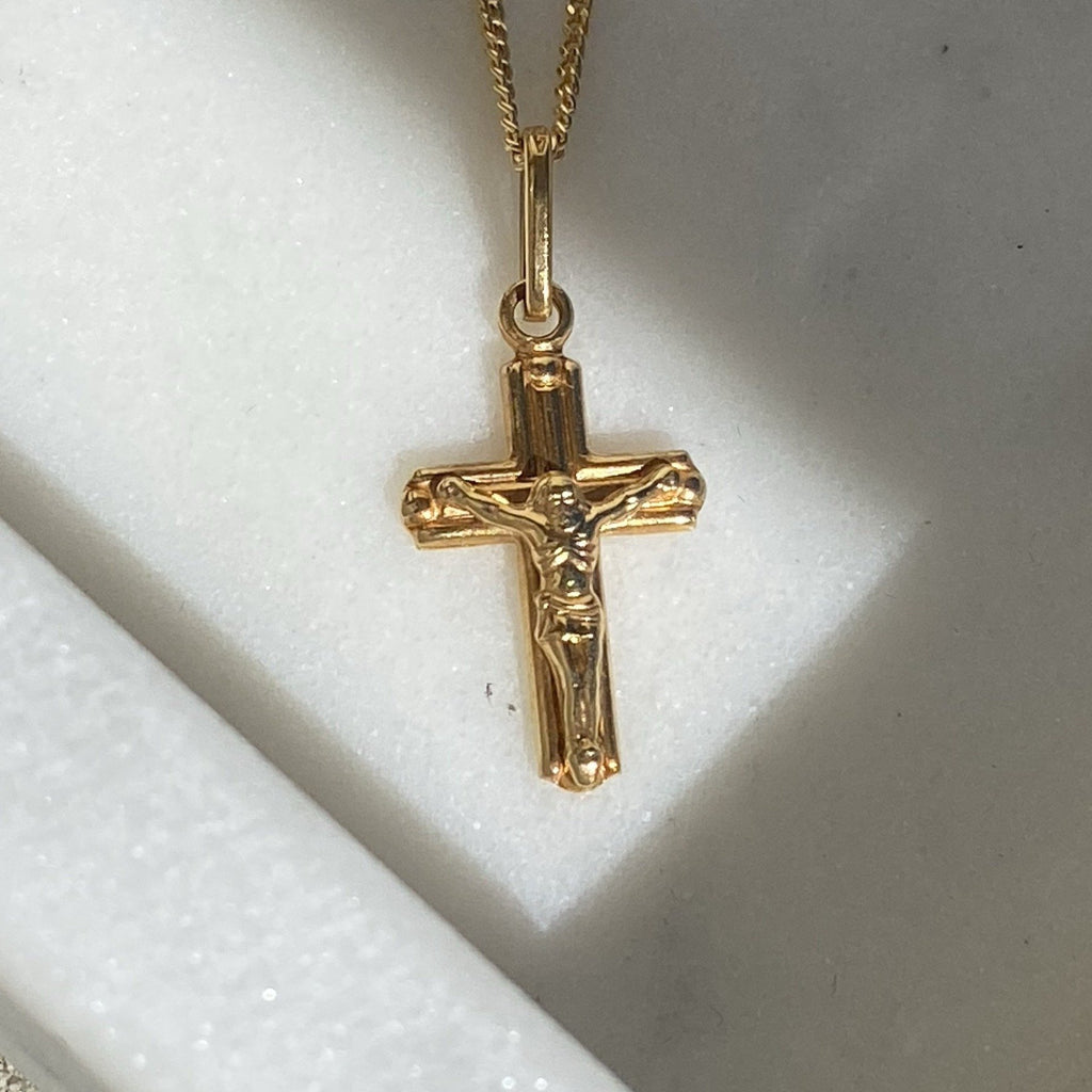 Luca Cross Pendant
