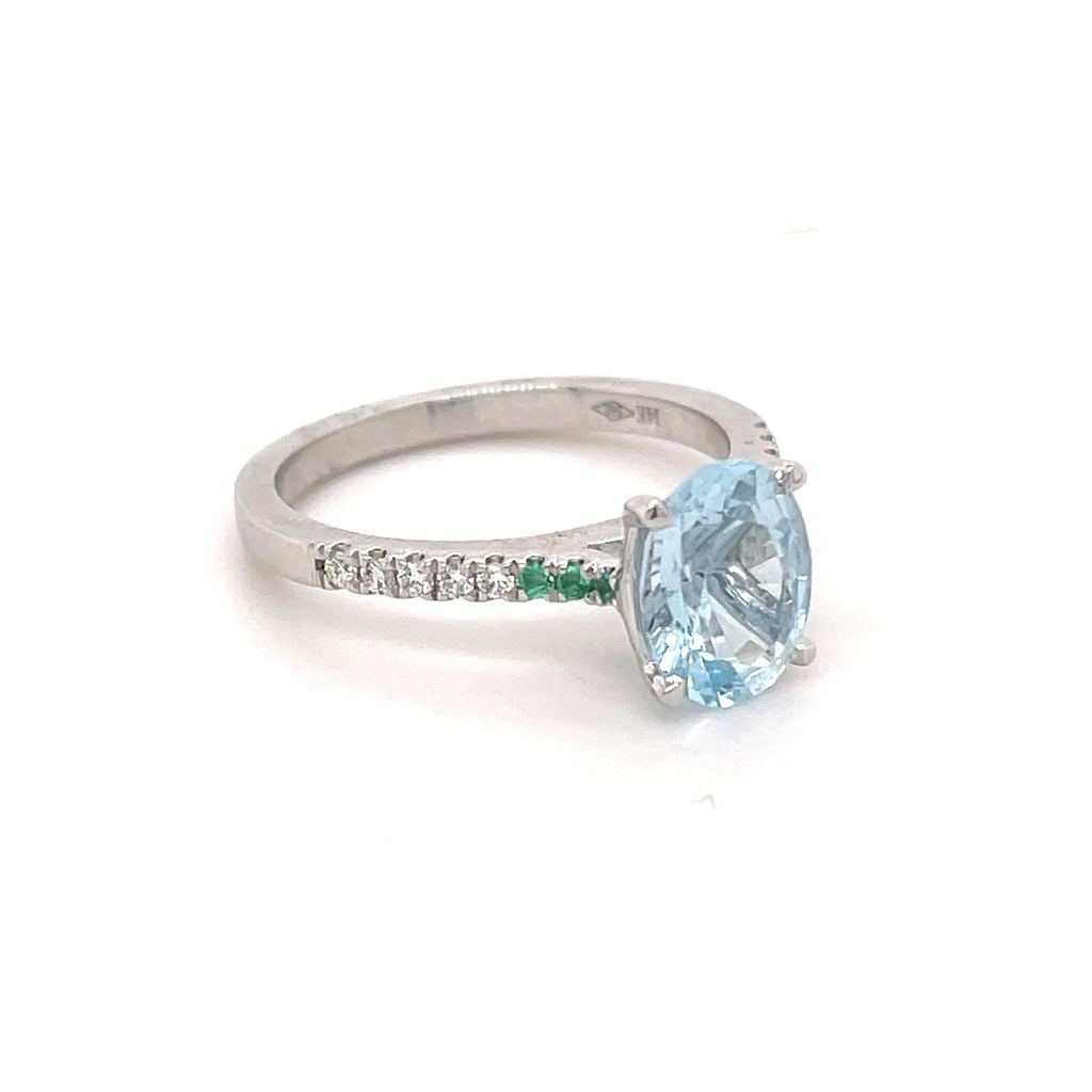 14ct White Gold Aquamarine Emerald Ring