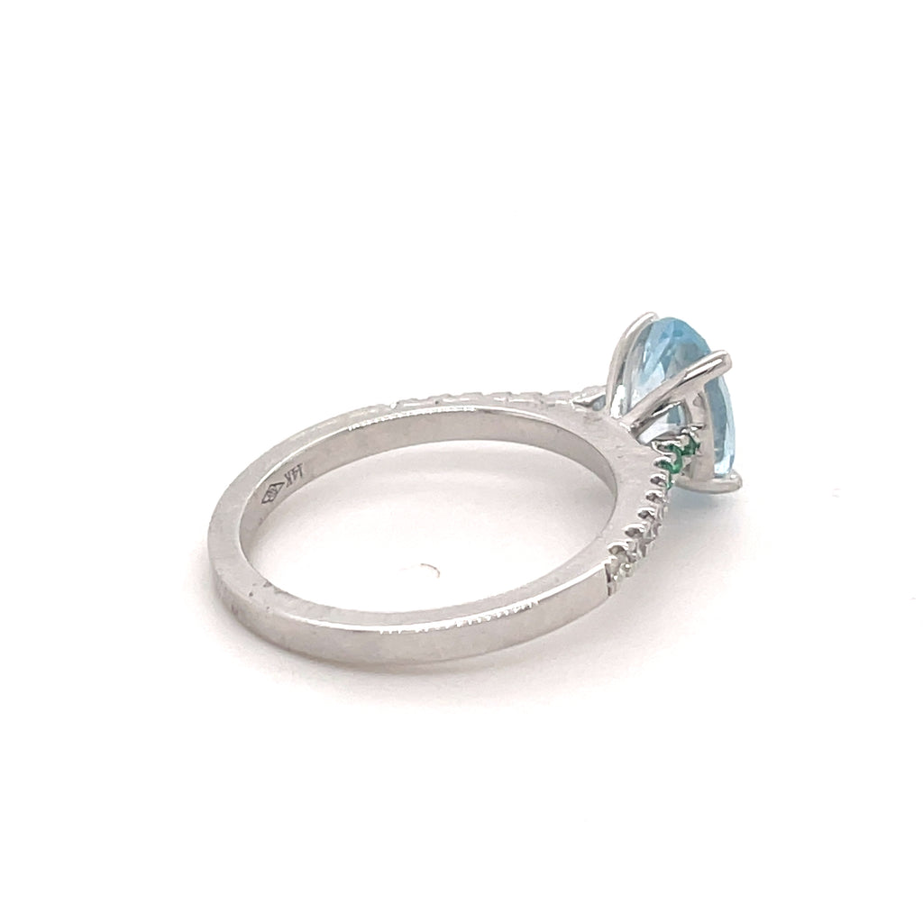 14ct White Gold Aquamarine Emerald Ring